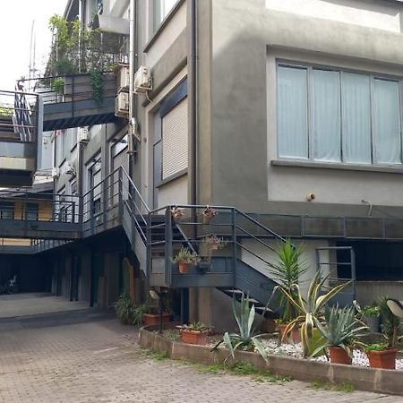 Primopiano - Umbria Apartment Милано Екстериор снимка